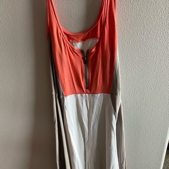 Express S dress - Picture 2 of 4